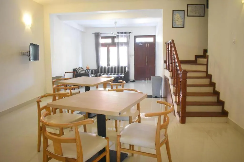 Hotel Agoura نيجومبو 3*,  سريلانكا