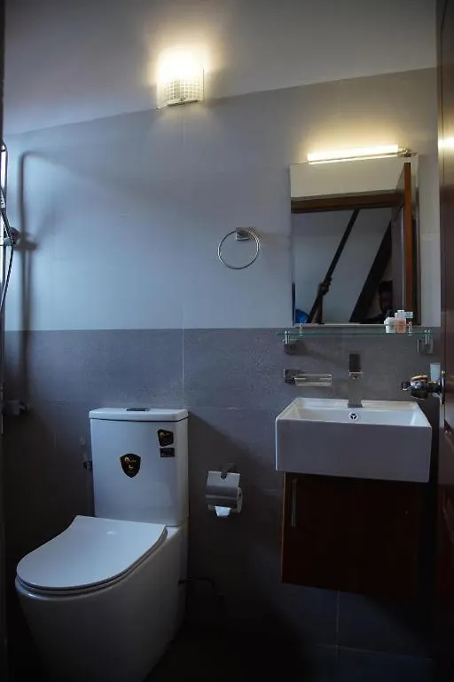 ***  Hotel Agoura نيجومبو سريلانكا